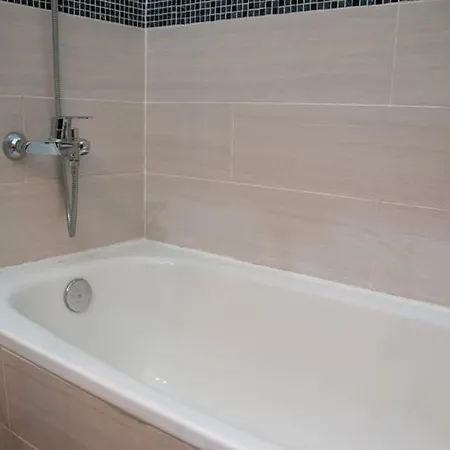 Acuario Shared Flat Piso Compartido Est Partage الشقة مشتركة בית אירוח *